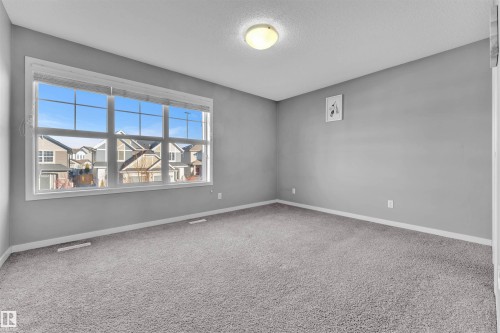 5239 20 Avenue, Edmonton, AB - Indoor Photo Showing Other Room