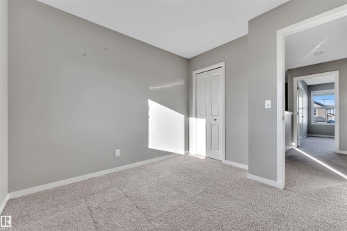 5239 20 Avenue, Edmonton, AB - Indoor Photo Showing Other Room