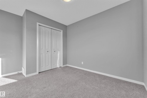 5239 20 Avenue, Edmonton, AB - Indoor Photo Showing Other Room