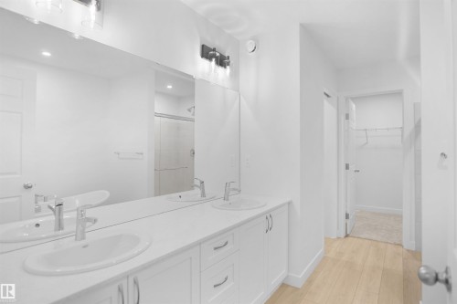 7227 182 Avenue, Edmonton, AB - Indoor Photo Showing Bathroom