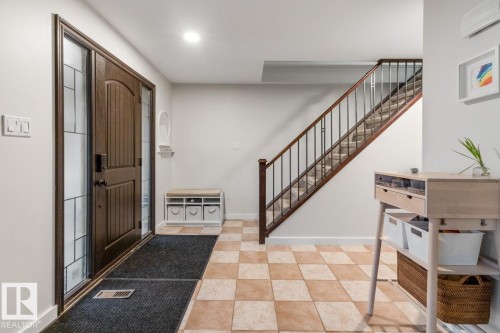 6815 11 Avenue, Edmonton, AB - Indoor Photo Showing Other Room