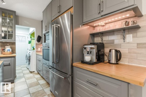 6815 11 Avenue, Edmonton, AB - Indoor Photo Showing Kitchen