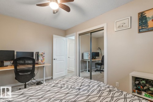 6815 11 Avenue, Edmonton, AB - Indoor Photo Showing Bedroom