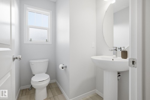 111 3305 Orchards Link, Edmonton, AB - Indoor Photo Showing Bathroom