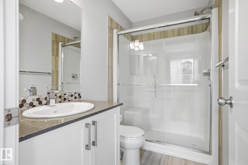 111 3305 Orchards Link, Edmonton, AB - Indoor Photo Showing Bathroom