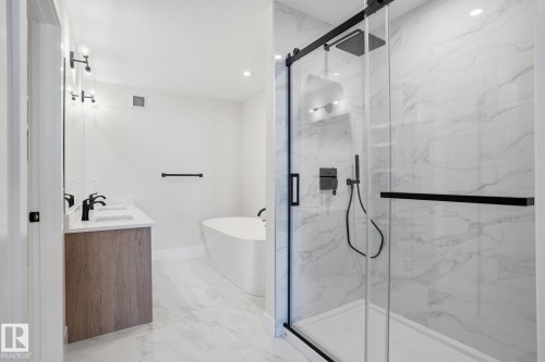 721 Astoria Way, Devon, AB - Indoor Photo Showing Bathroom