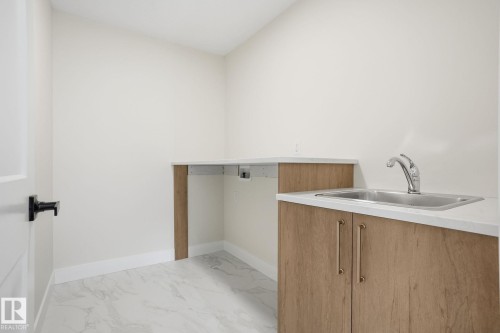 721 Astoria Way, Devon, AB - Indoor Photo Showing Other Room