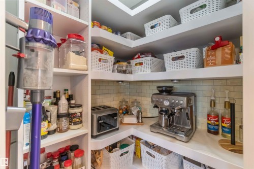 8306 180A Avenue, Edmonton, AB - Indoor Photo Showing Other Room