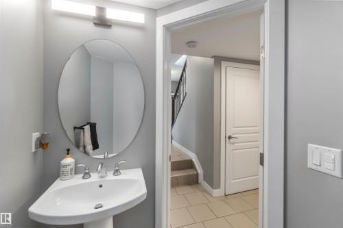 8306 180A Avenue, Edmonton, AB - Indoor Photo Showing Bathroom