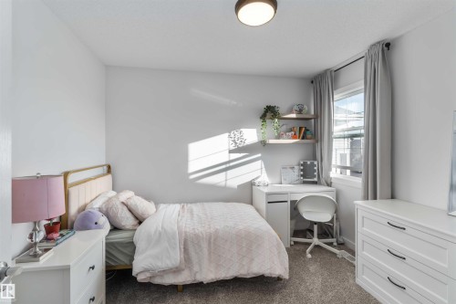 8306 180A Avenue, Edmonton, AB - Indoor Photo Showing Bedroom