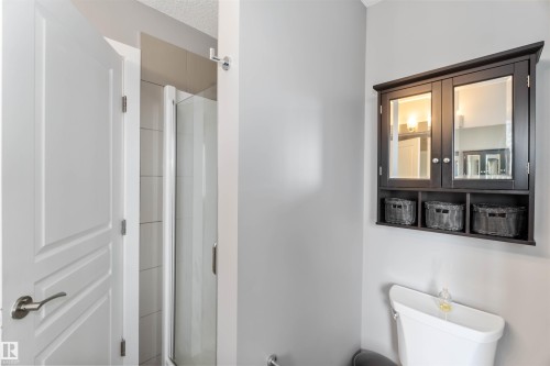 8306 180A Avenue, Edmonton, AB - Indoor Photo Showing Bathroom