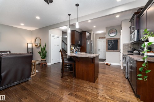 86 8602 Southfort Boulevard, Fort Saskatchewan, AB - Indoor Photo Showing Kitchen With Upgraded Kitchen