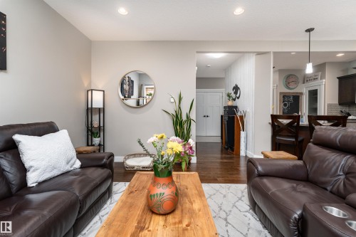86 8602 Southfort Boulevard, Fort Saskatchewan, AB - Indoor Photo Showing Living Room