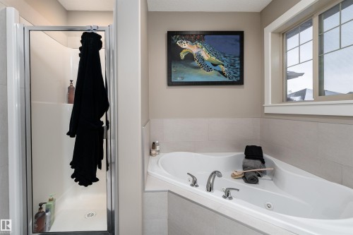 86 8602 Southfort Boulevard, Fort Saskatchewan, AB - Indoor Photo Showing Bathroom