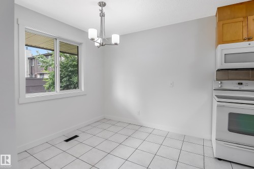 744 Saddleback Road, Edmonton, AB - Indoor Photo Showing Kitchen