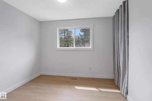 744 Saddleback Road, Edmonton, AB - Indoor Photo Showing Other Room
