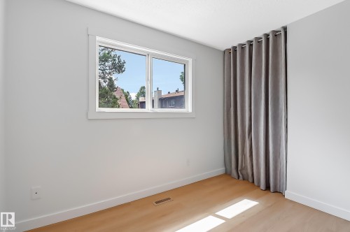 744 Saddleback Road, Edmonton, AB - Indoor Photo Showing Other Room
