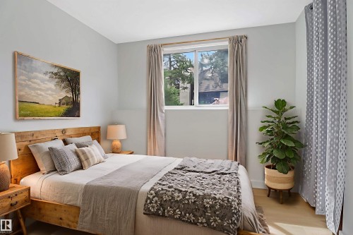 744 Saddleback Road, Edmonton, AB - Indoor Photo Showing Bedroom