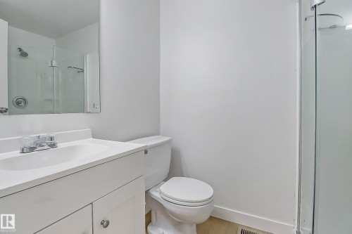 744 Saddleback Road, Edmonton, AB - Indoor Photo Showing Bathroom