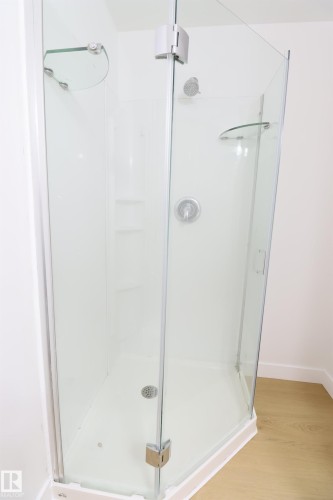 744 Saddleback Road, Edmonton, AB - Indoor Photo Showing Bathroom