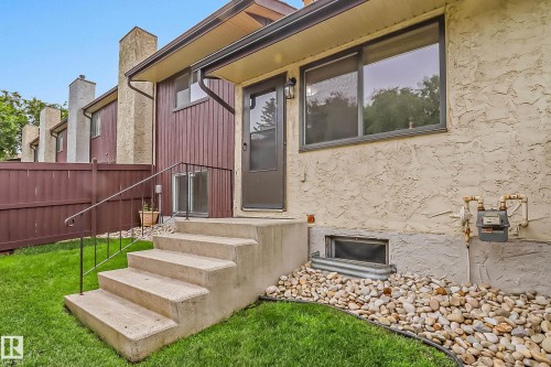 744 Saddleback Road, Edmonton, AB - Outdoor