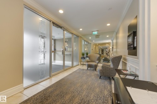 201 9908 114 Street, Edmonton, AB - Indoor Photo Showing Other Room