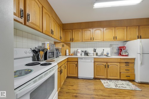 201 9908 114 Street, Edmonton, AB - Indoor Photo Showing Kitchen
