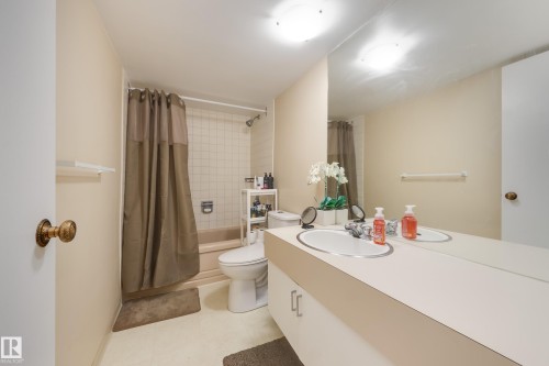 201 9908 114 Street, Edmonton, AB - Indoor Photo Showing Bathroom