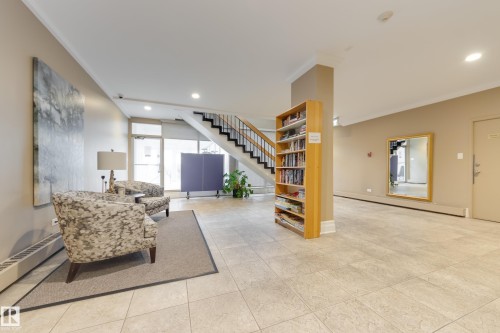201 9908 114 Street, Edmonton, AB - Indoor Photo Showing Other Room