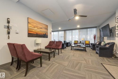 201 9908 114 Street, Edmonton, AB - Indoor Photo Showing Other Room