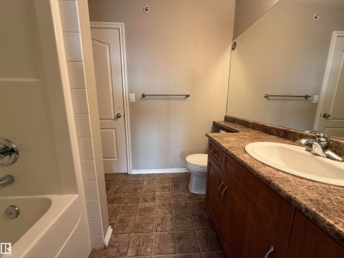 423 99 Westerra Manor, Stony Plain, AB - Indoor Photo Showing Bathroom