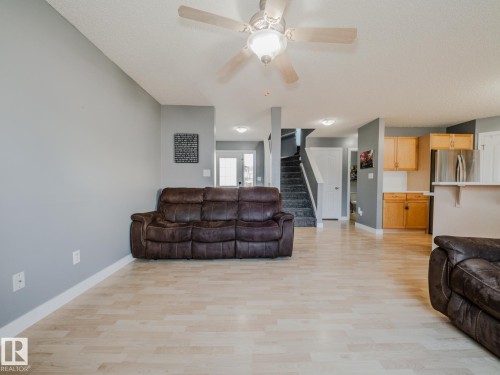 109 Rue Moreau, Beaumont, AB - Indoor Photo Showing Living Room
