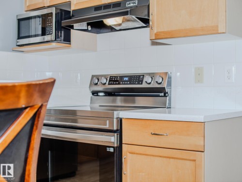 109 Rue Moreau, Beaumont, AB - Indoor Photo Showing Kitchen