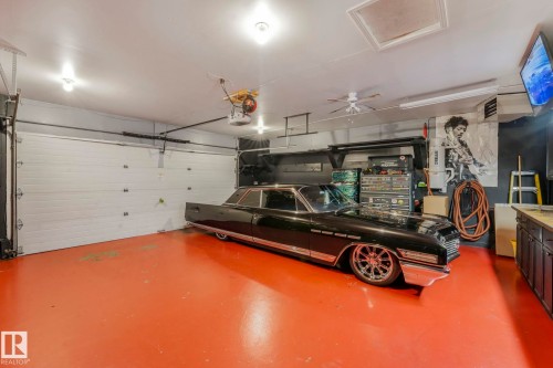 5606 55 Street, Beaumont, AB - Indoor Photo Showing Garage
