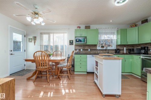 479 Meadowview Drive, Sherwood Park, AB - Indoor