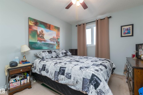479 Meadowview Drive, Sherwood Park, AB - Indoor Photo Showing Bedroom