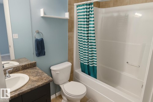 5144 1A Avenue, Edmonton, AB - Indoor Photo Showing Bathroom