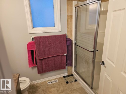 5144 1A Avenue, Edmonton, AB - Indoor Photo Showing Bathroom