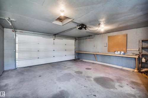 10228 152 Street, Edmonton, AB - Indoor Photo Showing Garage