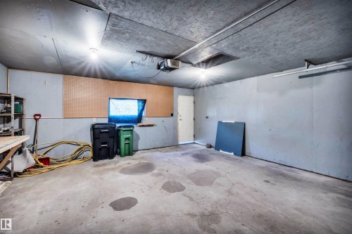 10228 152 Street, Edmonton, AB - Indoor Photo Showing Other Room