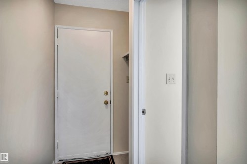10228 152 Street, Edmonton, AB - Indoor Photo Showing Other Room
