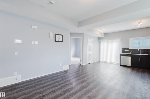 9 6520 2 Avenue, Edmonton, AB - Indoor Photo Showing Other Room