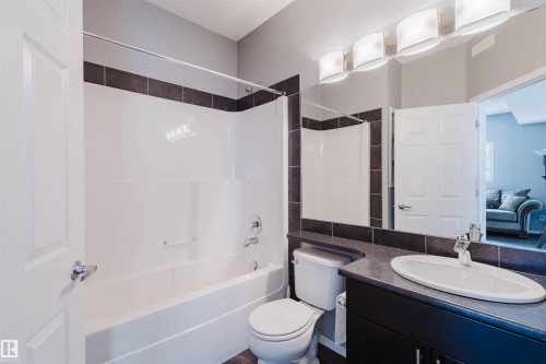 9 6520 2 Avenue, Edmonton, AB - Indoor Photo Showing Bathroom