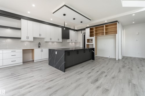 145 Graybriar Drive, Stony Plain, AB - Indoor Photo Showing Kitchen With Upgraded Kitchen