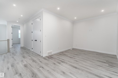 145 Graybriar Drive, Stony Plain, AB - Indoor Photo Showing Other Room