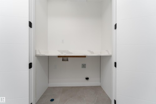 145 Graybriar Drive, Stony Plain, AB - Indoor Photo Showing Other Room