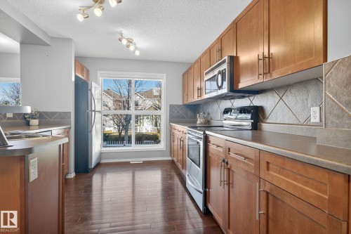 87 2051 Towne Centre Boulevard, Edmonton, AB - Indoor Photo Showing Kitchen