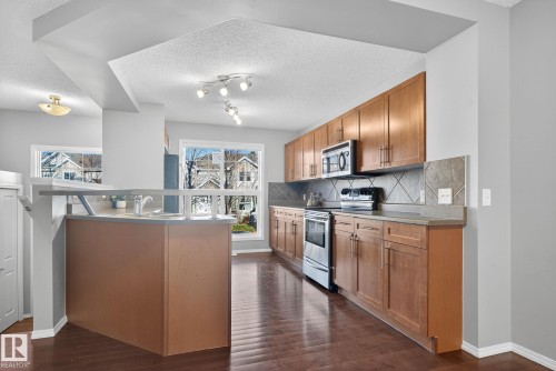 87 2051 Towne Centre Boulevard, Edmonton, AB - Indoor Photo Showing Kitchen
