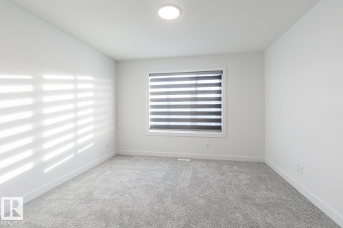 2929 Coughlan Green, Edmonton, AB - Indoor Photo Showing Other Room