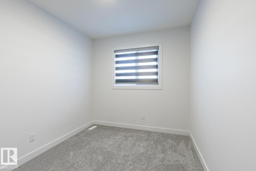 2929 Coughlan Green, Edmonton, AB - Indoor Photo Showing Other Room